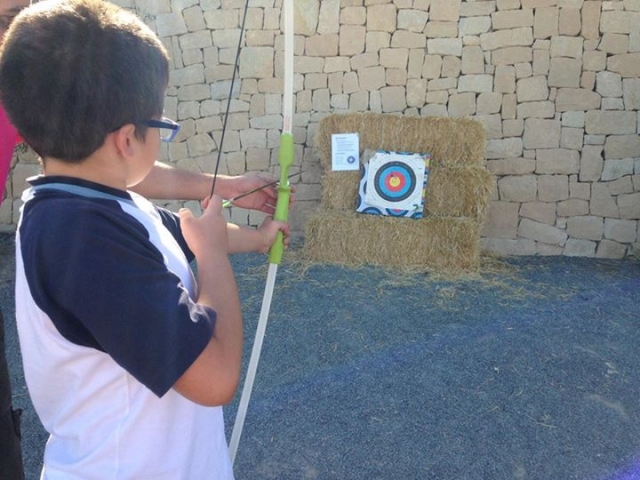 Jugando al tiro con arco
